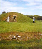 a view of Bryn Celli Ddu burial chamber